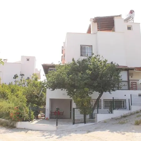 Adavillas Yakamoz Κουσάντασι