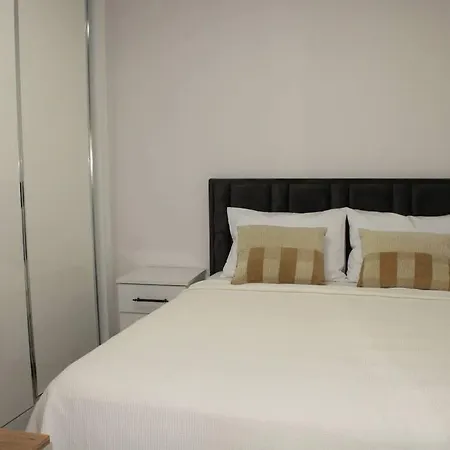 Adavillas Yakamoz *